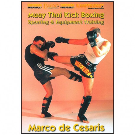 Muay Thai Kick Boxing, sparring & equipment training - M. de Cesaris